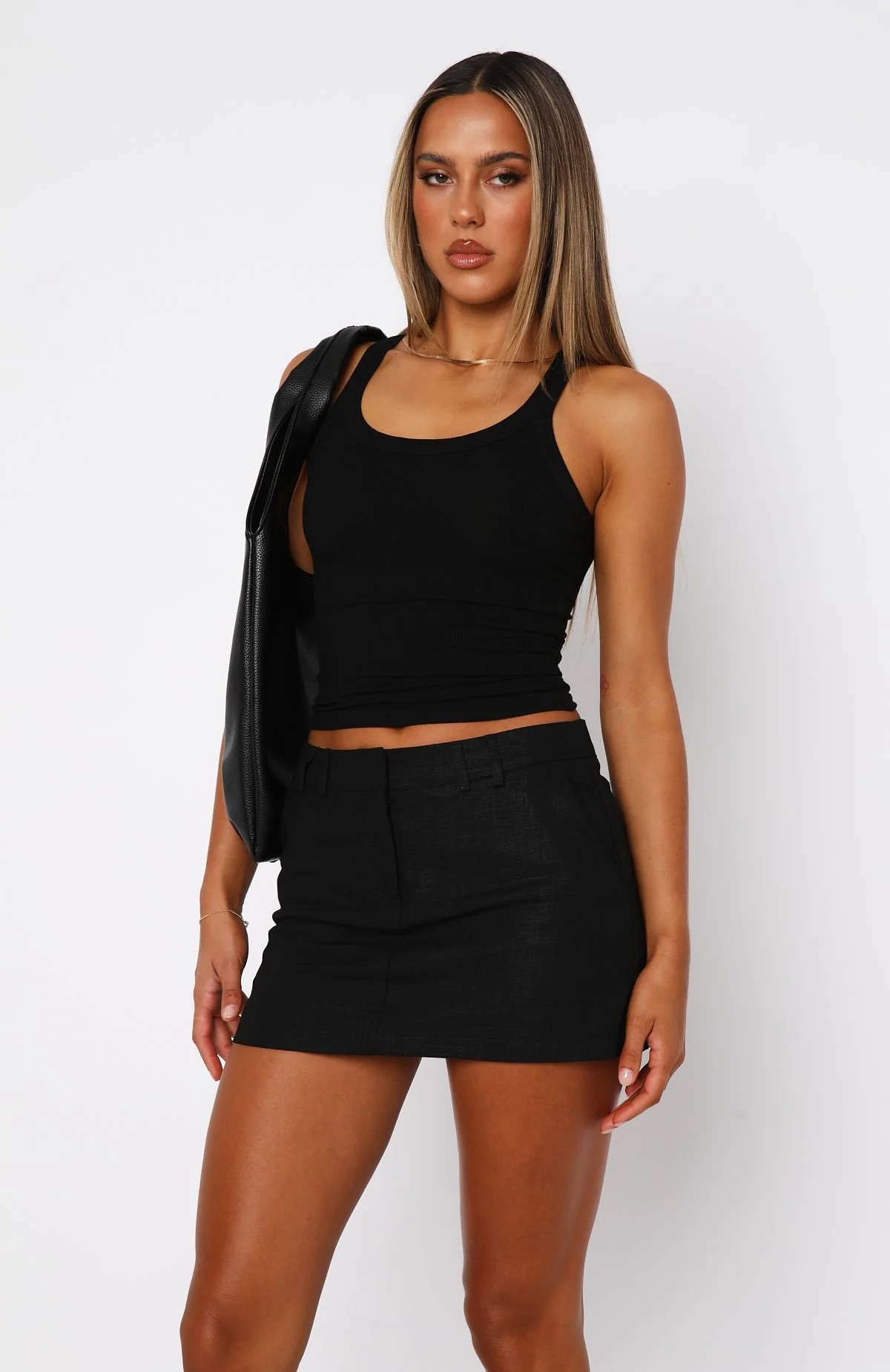 11069-the-right-one-mid-rise-mini-skort-black-2.webp The Right One Mid Rise Mini Skort Black