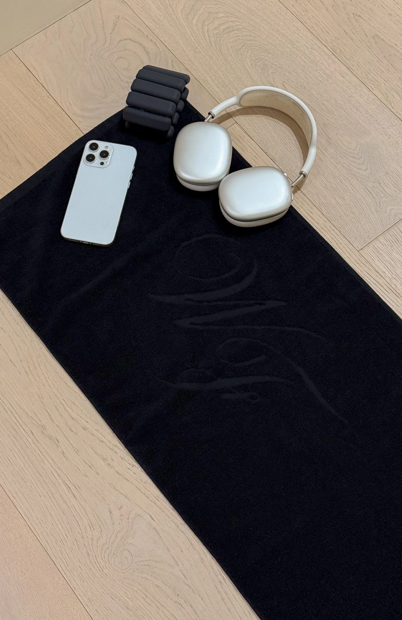 12471-feeling-fresh-gym-towel-black-1.webp Feeling Fresh Gym Towel Black
