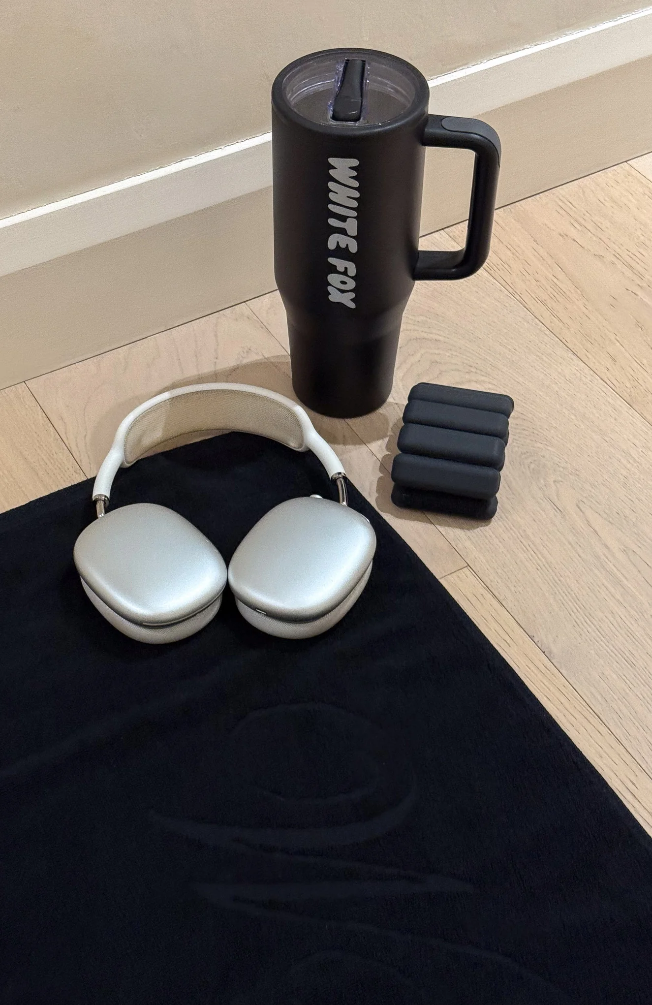 Feeling Fresh Gym Towel Black
