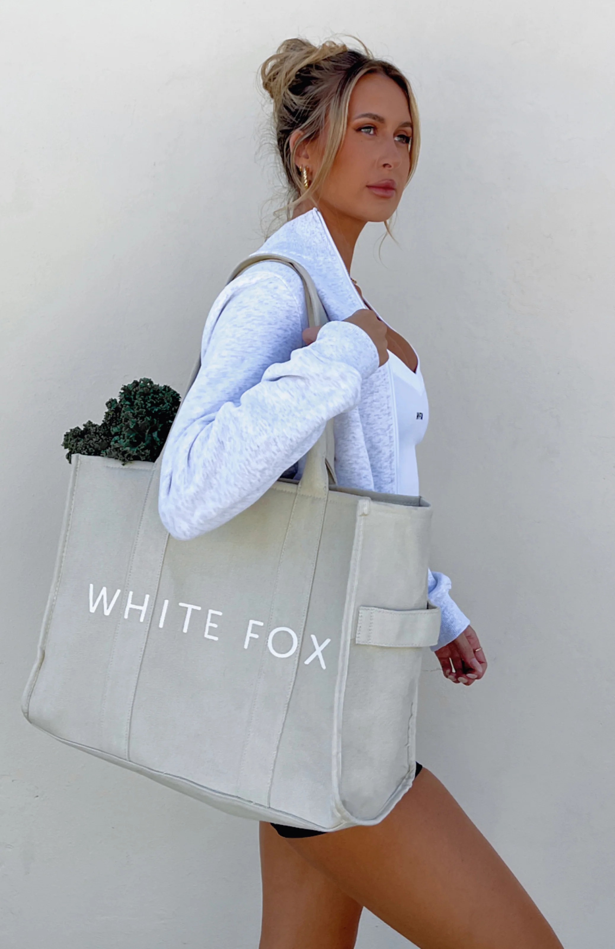 12633-white-fox-tote-bag-beige-1.webp White Fox Tote Bag Beige