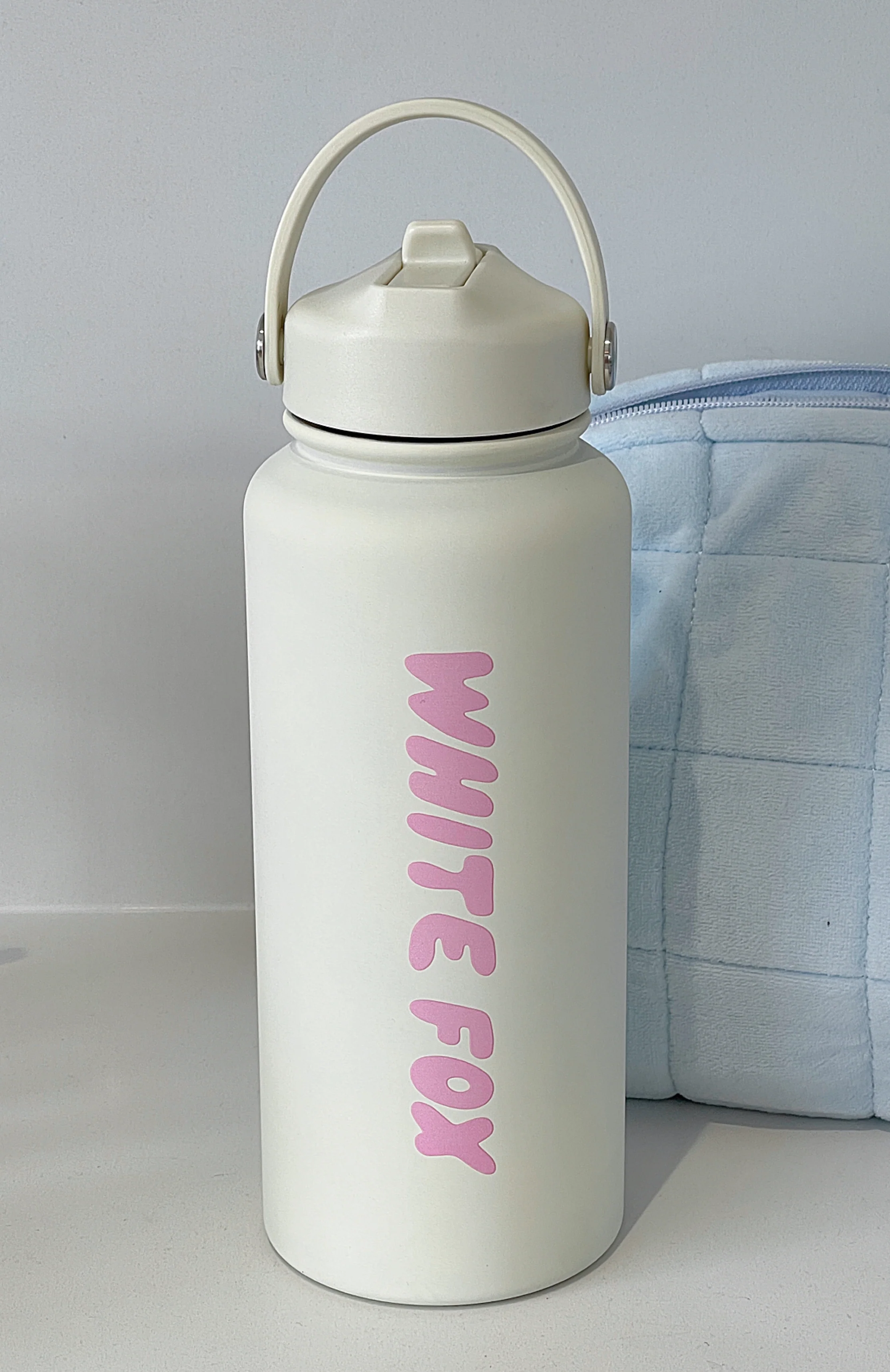 12762-staying-hydrated-drink-bottle-off-1l-white-pink-2.webp Staying Hydrated Drink Bottle Off 1L White/Pink
