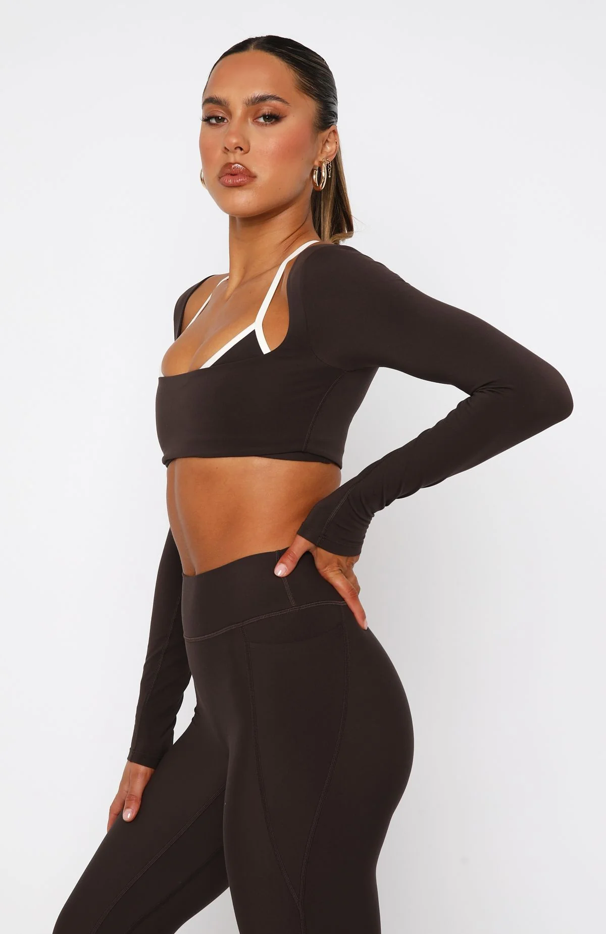 14057-thriving-long-sleeve-crop-espresso-3.webp Thriving Long Sleeve Crop Espresso