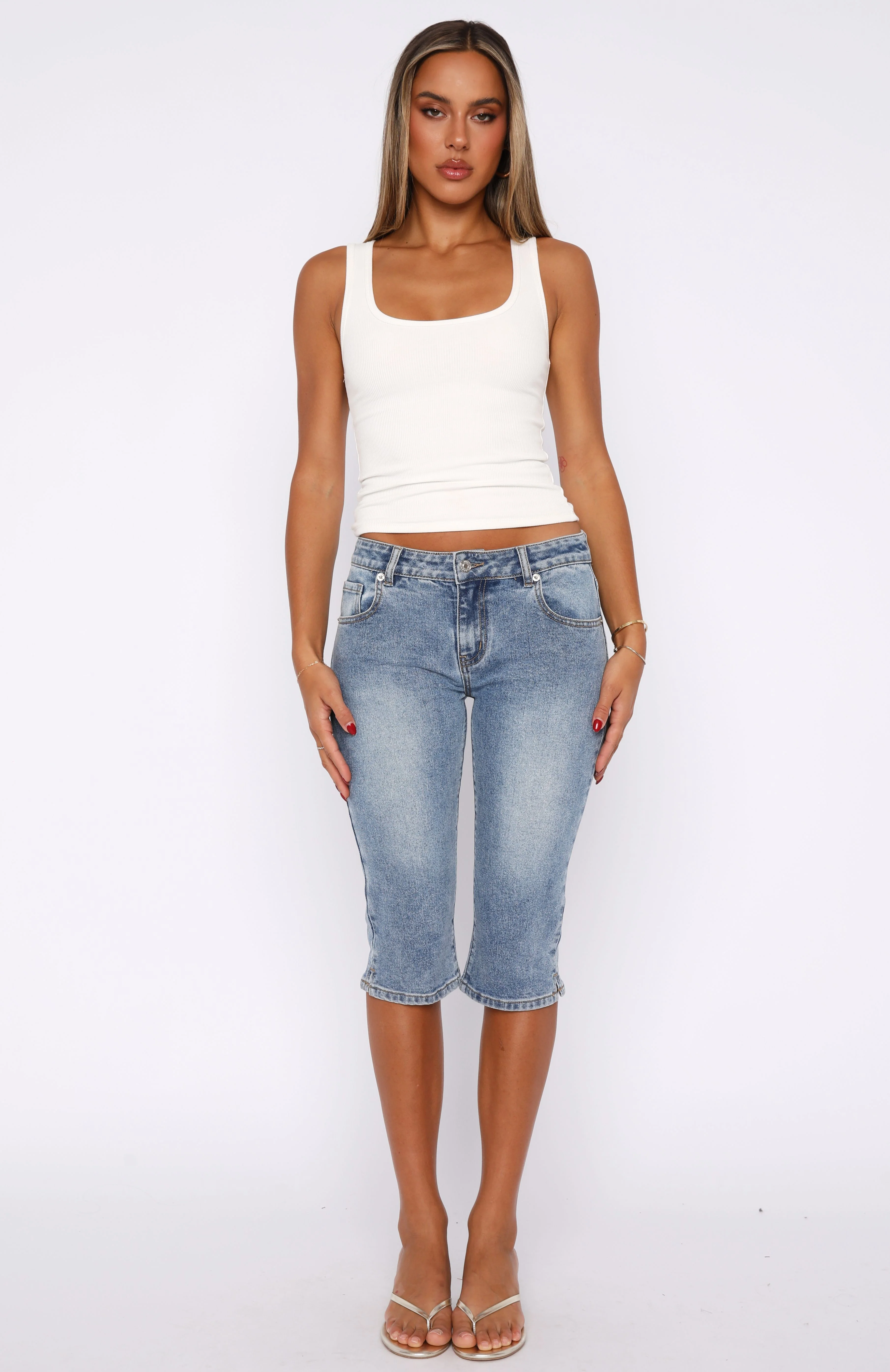 15691-annie-low-rise-capri-jeans-vintage-light-blue-2.webp Annie Low Rise Capri Jeans Vintage Light Blue