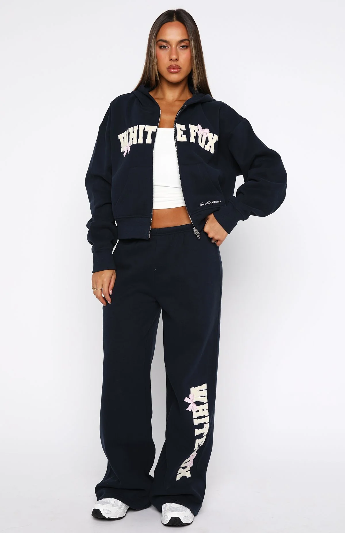 20418-daydreamers-madeline-wide-leg-sweatpants-navy-2.webp Daydreamers Madeline Wide Leg Sweatpants Navy