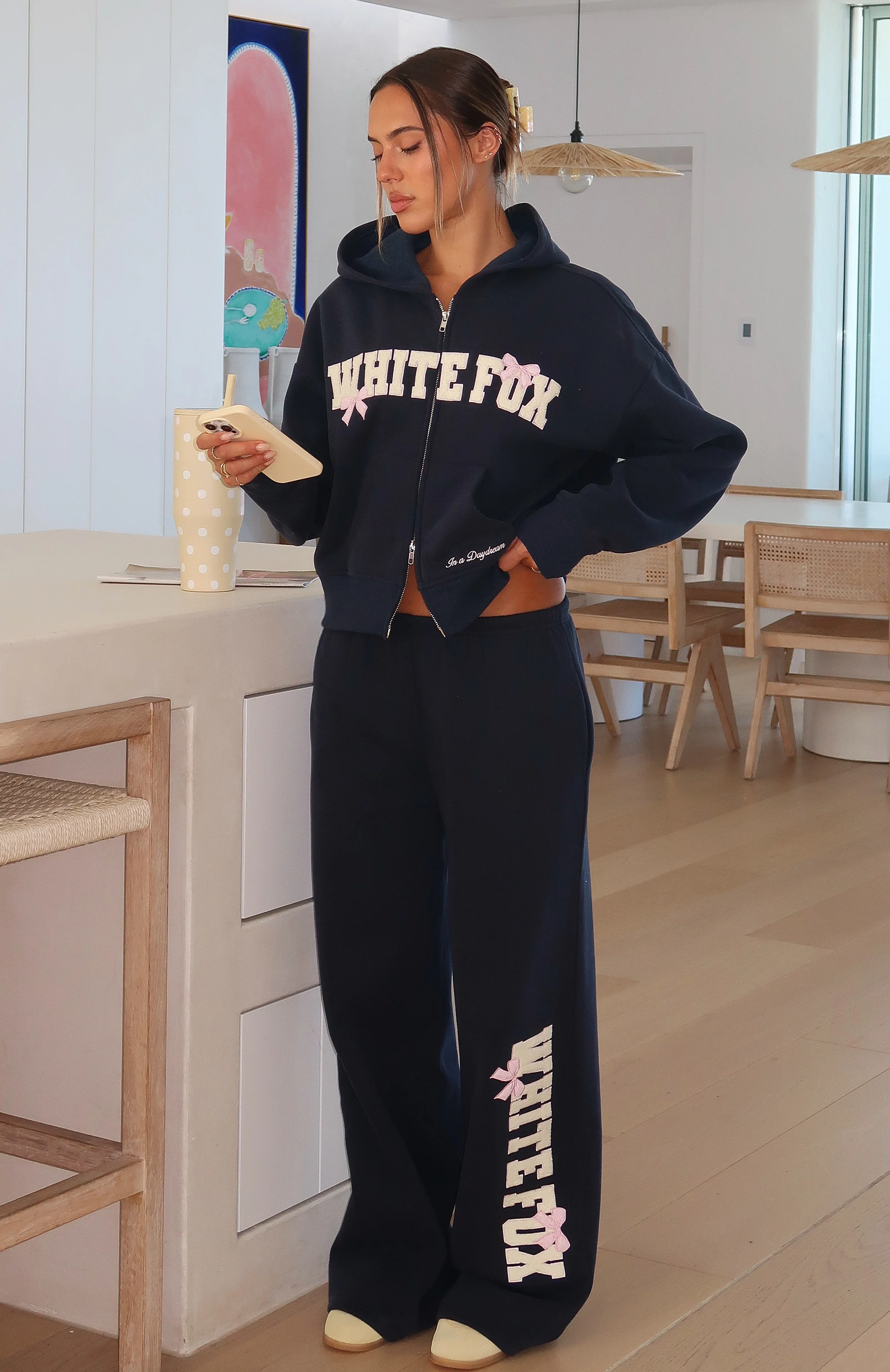 20418-daydreamers-madeline-wide-leg-sweatpants-navy-6.webp Daydreamers Madeline Wide Leg Sweatpants Navy