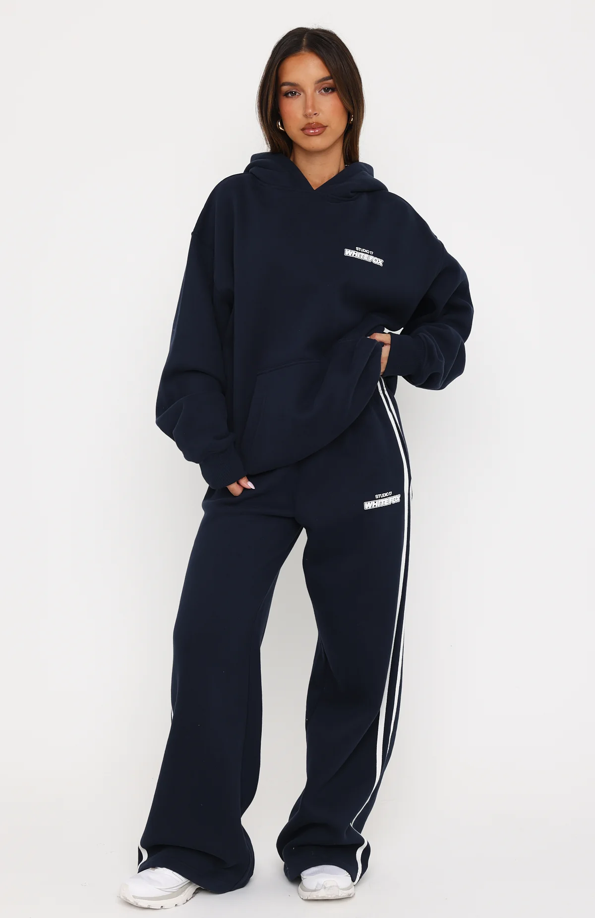 270-studio-17-spencer-wide-leg-sweatpants-navy-3.webp Studio 17 Spencer Wide Leg Sweatpants Navy