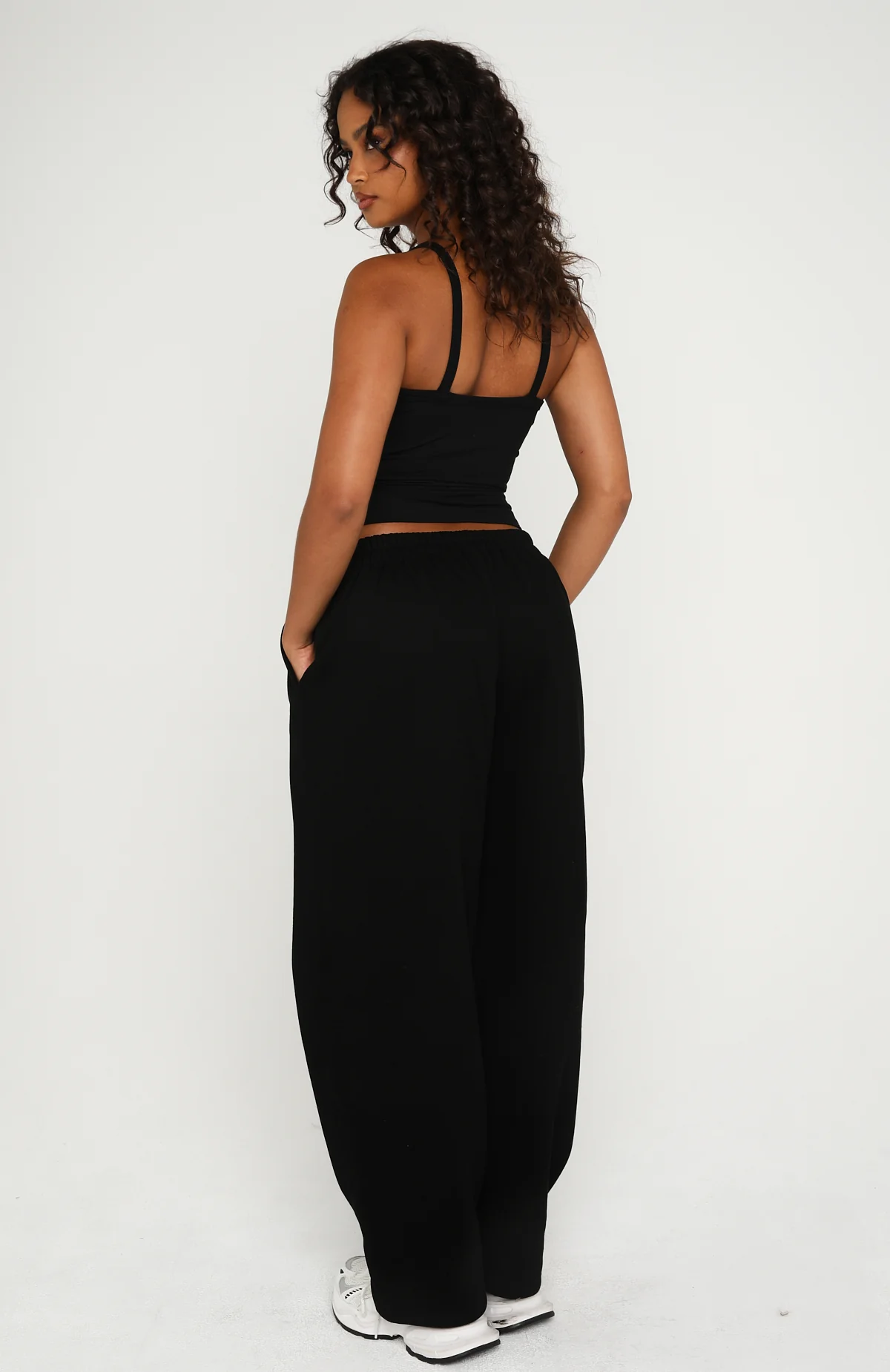4332-know-what-you-want-barrel-leg-sweatpants-black-4.webp Know What You Want Barrel Leg Sweatpants Black