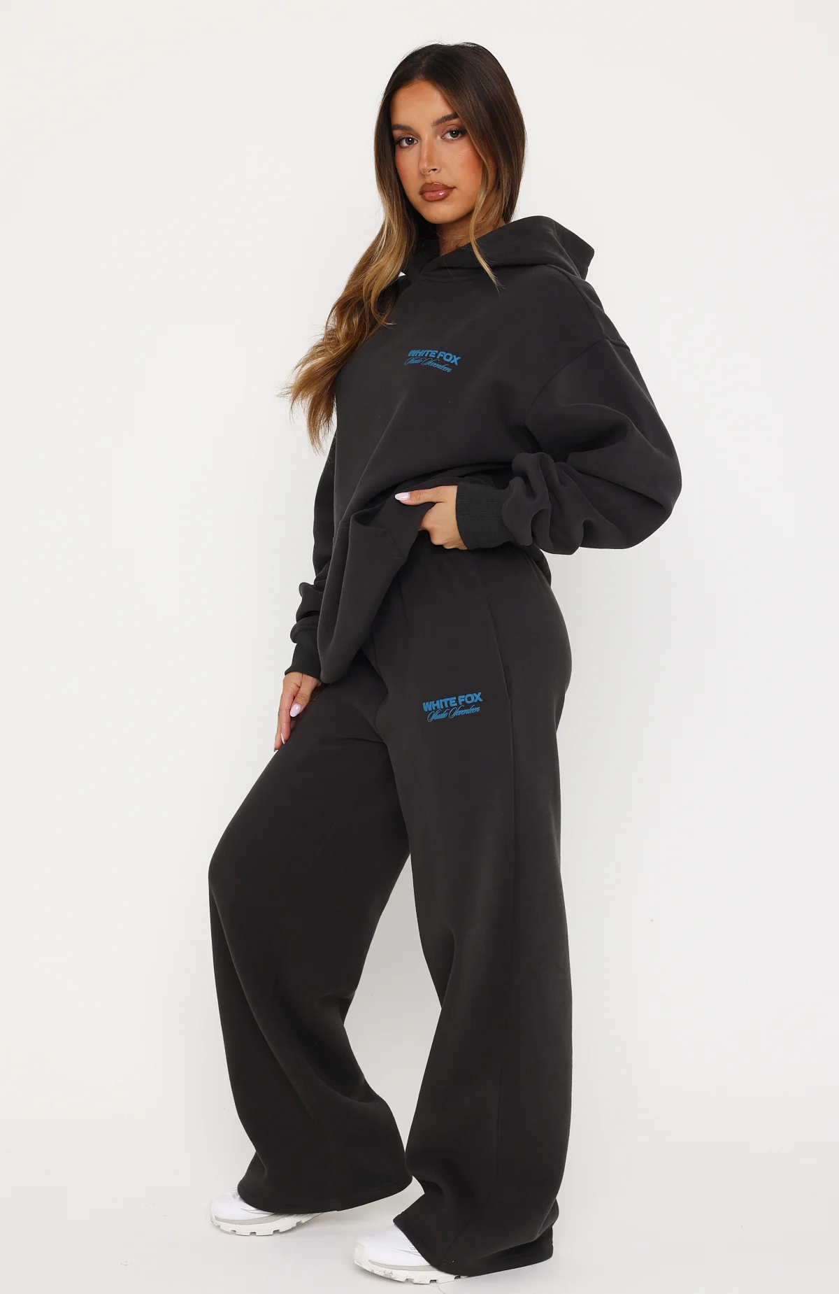 7050-studio-17-tallulah-wide-leg-sweatpants-charcoal-3.webp Studio 17 Tallulah Wide Leg Sweatpants Charcoal