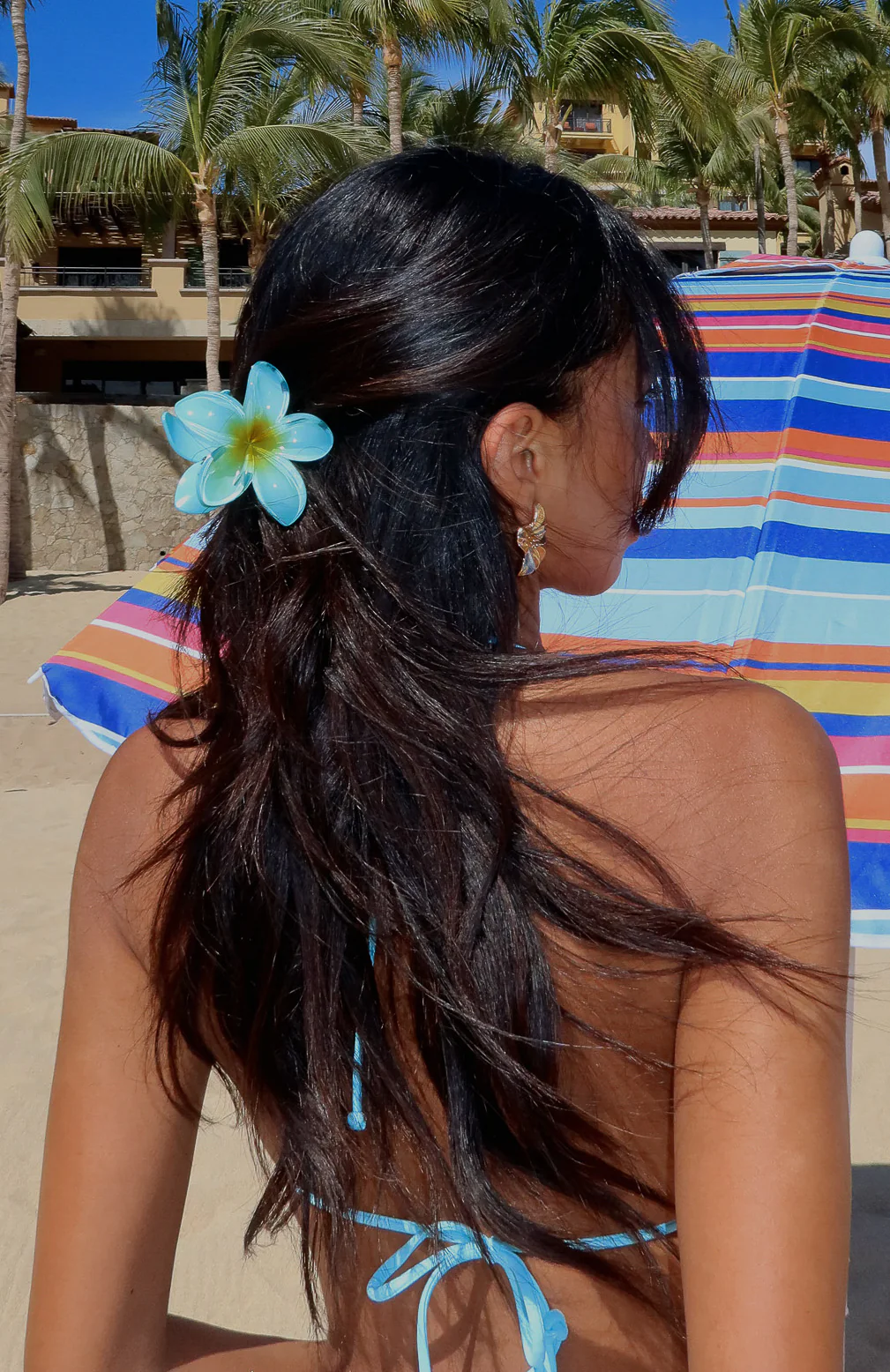 8678-floral-charm-hair-clip-blue-1.webp Floral Charm Hair Clip Blue
